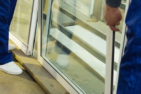 Commercial Glass Repair Technician in Weston, FL